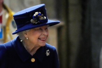 La reina Isabel II de