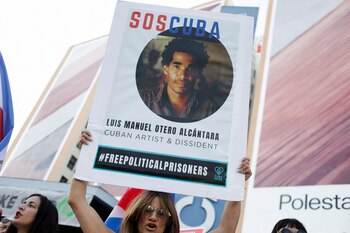 Un cartel de apoyo al