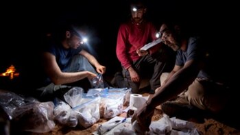 Los investigadores Simone Maganuco (en