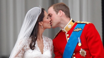 Su unión con un beso