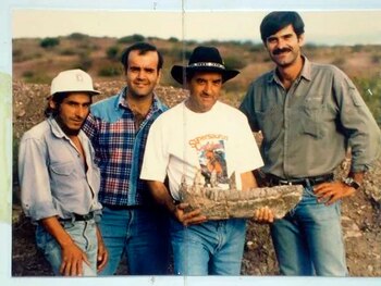 Los científicos junto con Rubén
