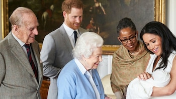 La reina Isabel II, Felipe