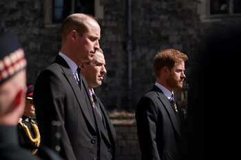 Los príncipes Harry y William