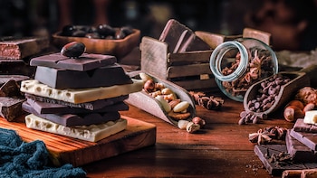 Una barrita de chocolate amargo
