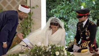 La multitud estalló en aplausos