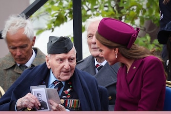 Kate Middleton lució un broche