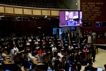La bancada correísta mientras escuchaba