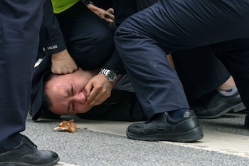 La policia de China arresta
