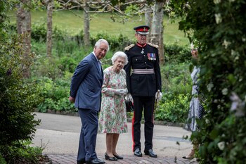 La reina Isabel II llegó