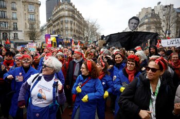 Personas asisten a una manifestación