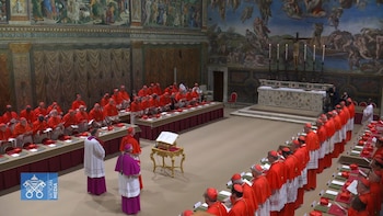 Cardenales se congregan en la