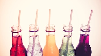 Los edulcorantes son aditivos alimentarios