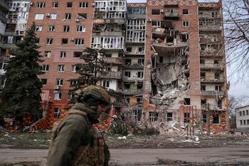 Un edificio residencial destruido por