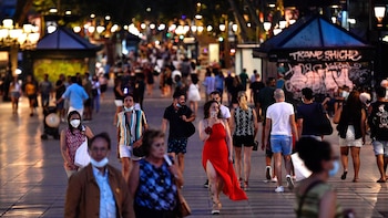 Personas en Las Ramblas de