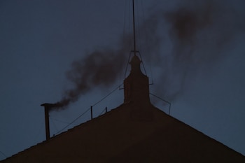 Humo negro salió de la