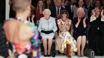 La reina Isabel II de