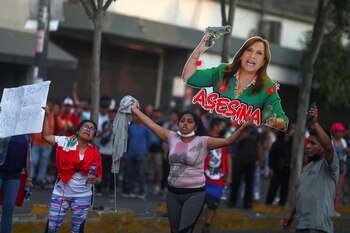 Un grupo de protestantes tienen