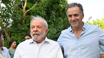 Yamandú Orsi junto a Lula