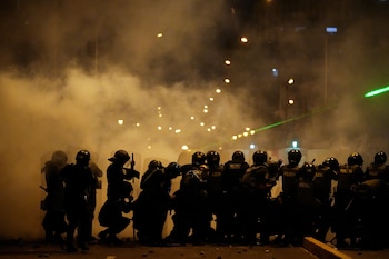 El cordón policial en medio