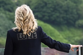 "LOVE", la chaqueta que lució