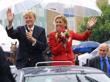 Máxima y Guillermo saludan a