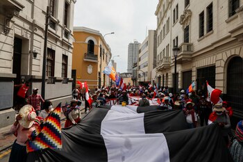 Manifestantes llegaron alrededor de la