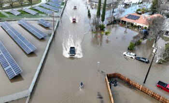 Calles anegadas en Planada, California
