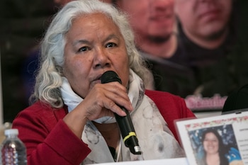 Irinea Buendía, madre de Mariana