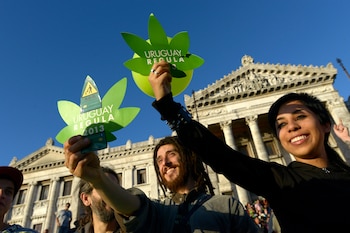 ARCHIVO:; Manifestaciones en Uruguay para