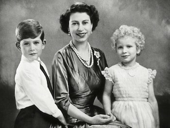 La reina Isabel Ii con