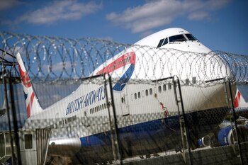 Modelo en el aeropuerto Heathrow