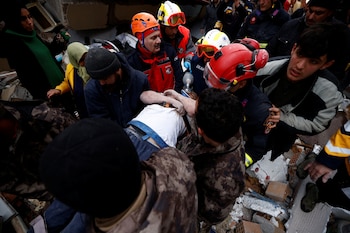 Un hombre rescatado por los